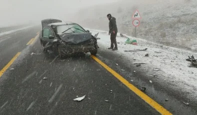 Ardahan’da İki Otomobil Çarpıştı: 8 Yaralı